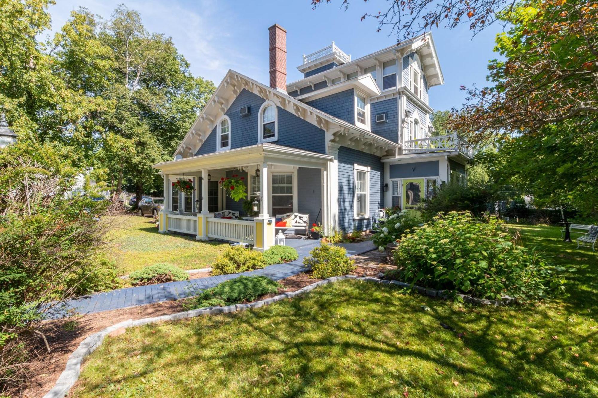 The Dawson House Bed & Breakfast Шарлоттаун Экстерьер фото